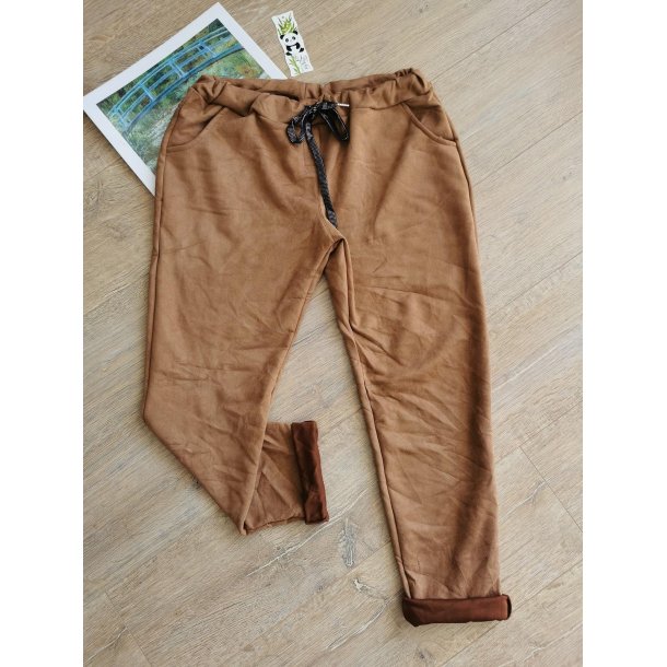 Plus+ Bukser i "ferskenskind" med for lommer