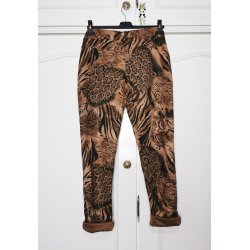 Bukser i "ferskenskind" med masser af strk